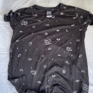 Cool alien design tee shirt
